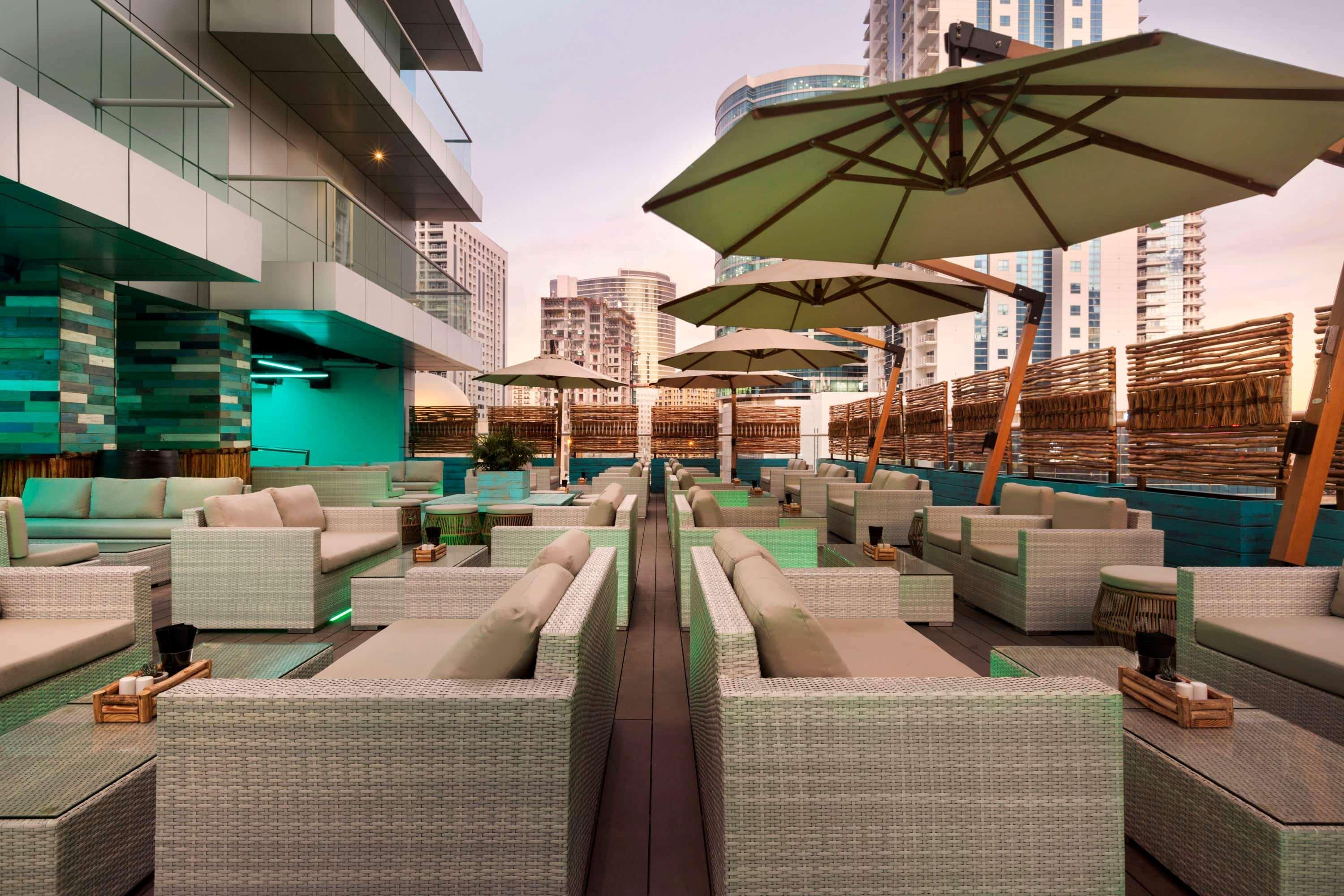 Готель Tryp By Wyndham Дубай Екстер'єр фото Rooftop lounge at the Jumeirah Jumeirah
