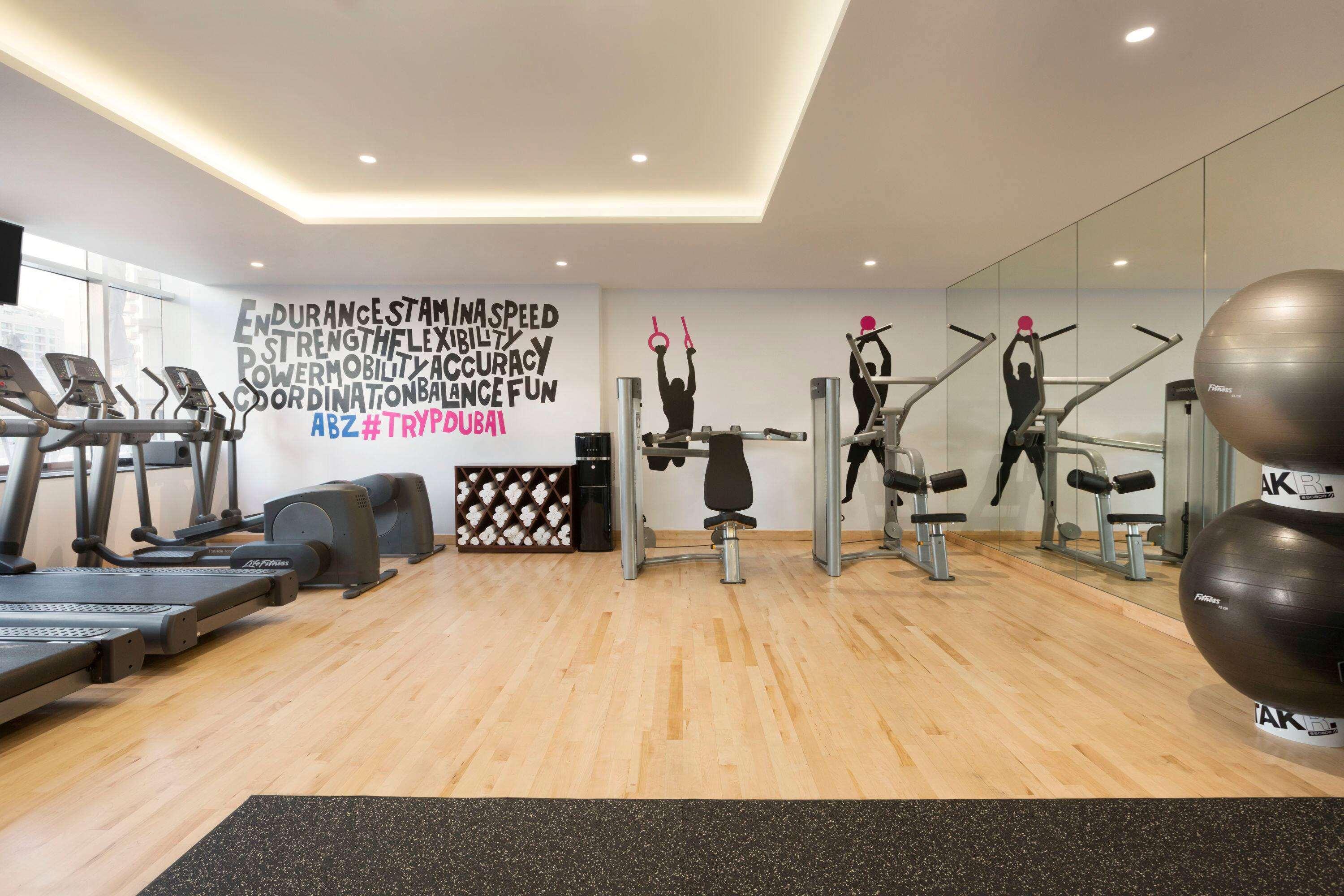 Готель Tryp By Wyndham Дубай Екстер'єр фото Fitness center in Dubai