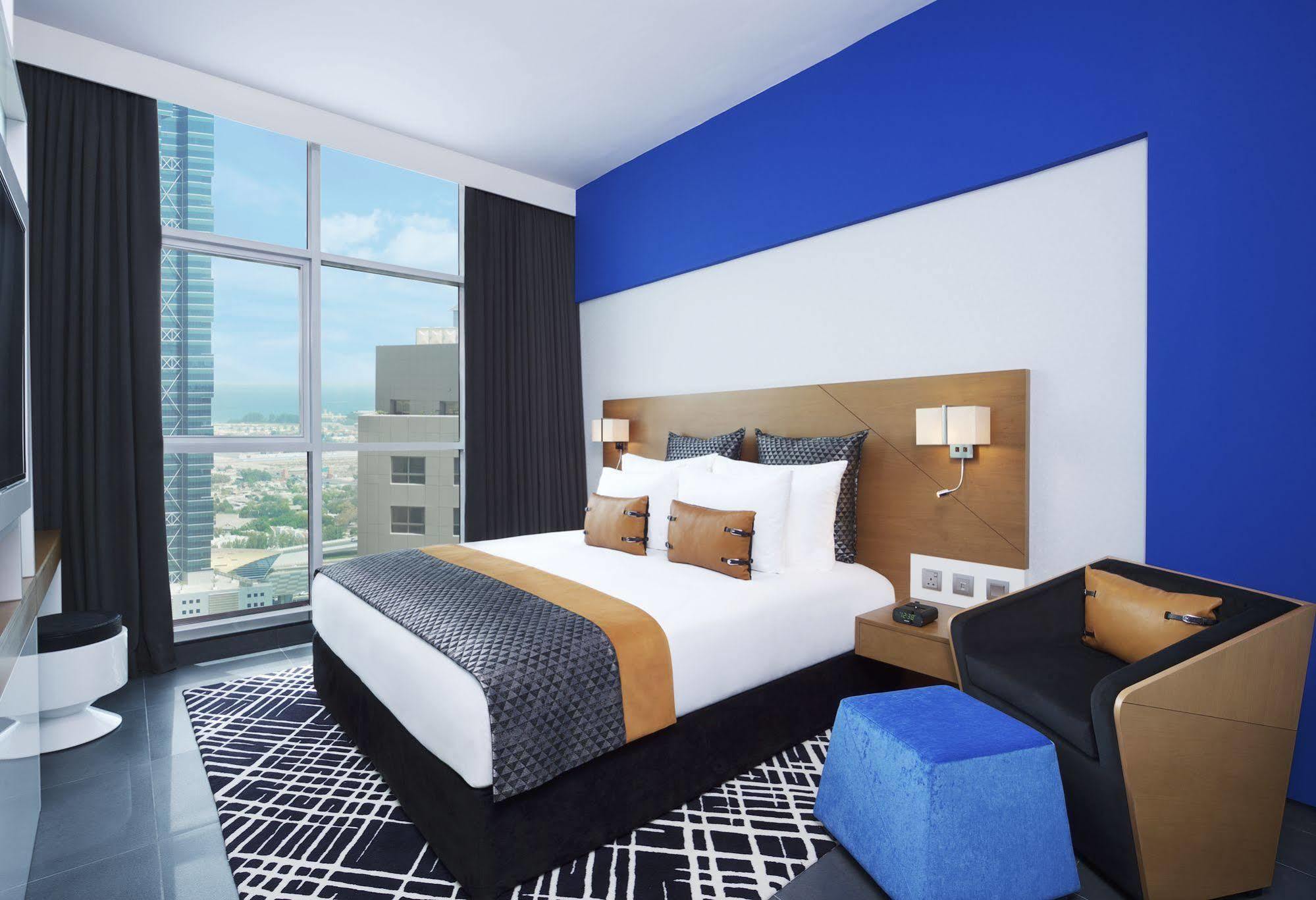 Готель Tryp By Wyndham Дубай Екстер'єр фото A room at the hotel