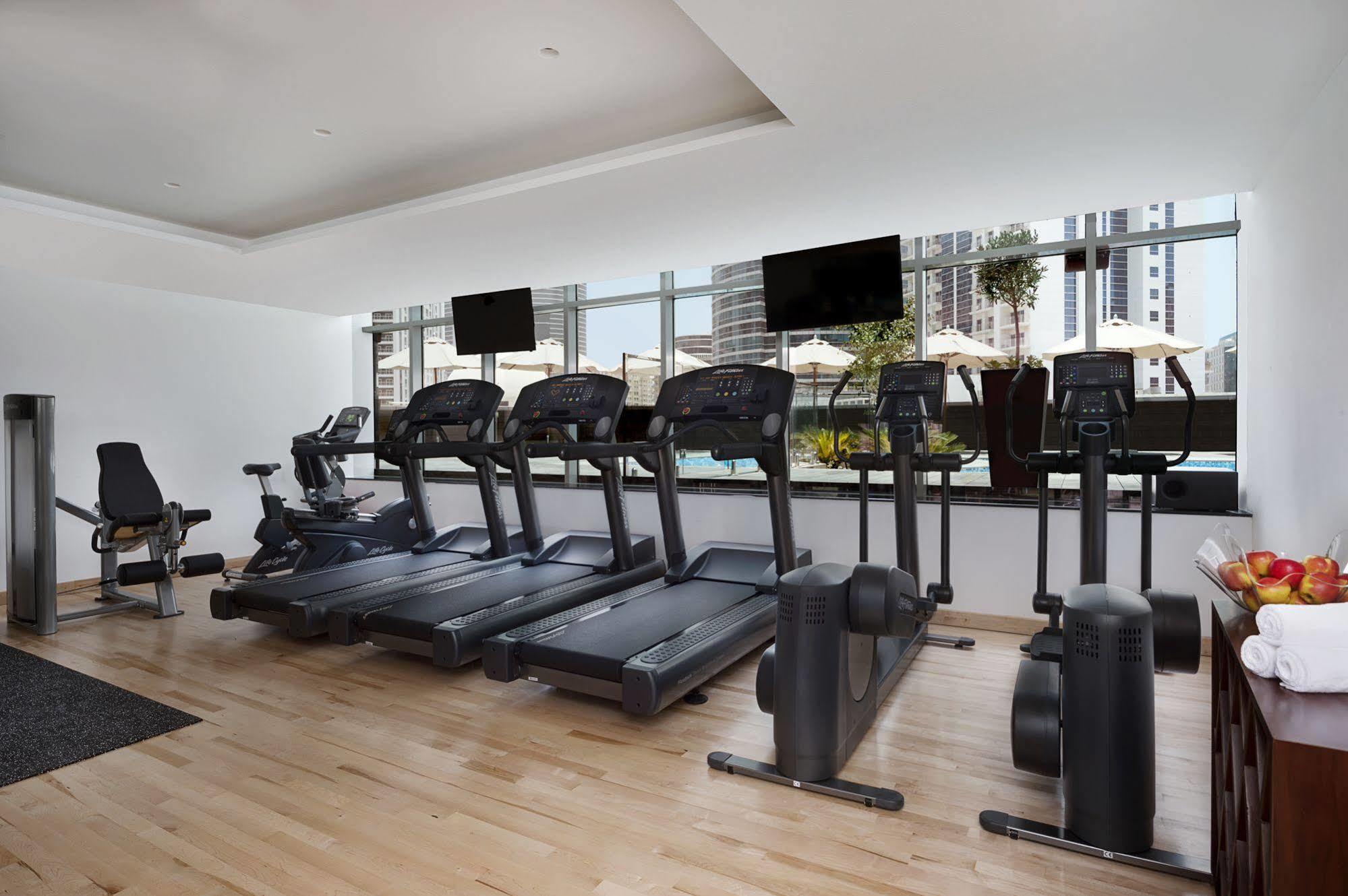 Готель Tryp By Wyndham Дубай Екстер'єр фото Fitness room